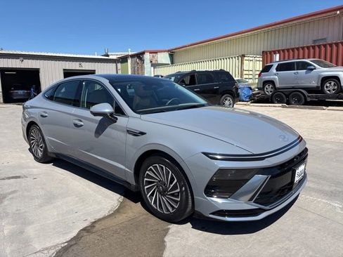 Used 2024 Hyundai Sonata Limited FWD image 1