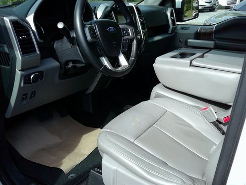 Used 2018 Ford F150 Lariat AWD/4WD image 11