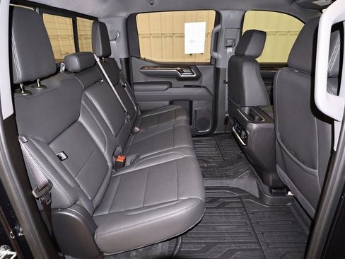 Used 2025 GMC Sierra 1500 Elevation w/ Elevation Premium Package image 17