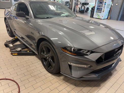 Used 2022 Ford Mustang GT w/ Equipment Group 301A RWD image 3