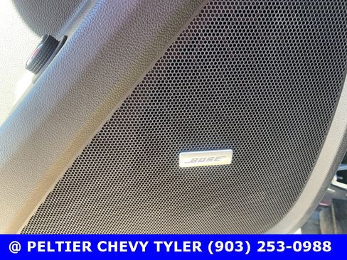 Used 2021 Chevrolet Traverse Premier w/ Redline Edition image 17