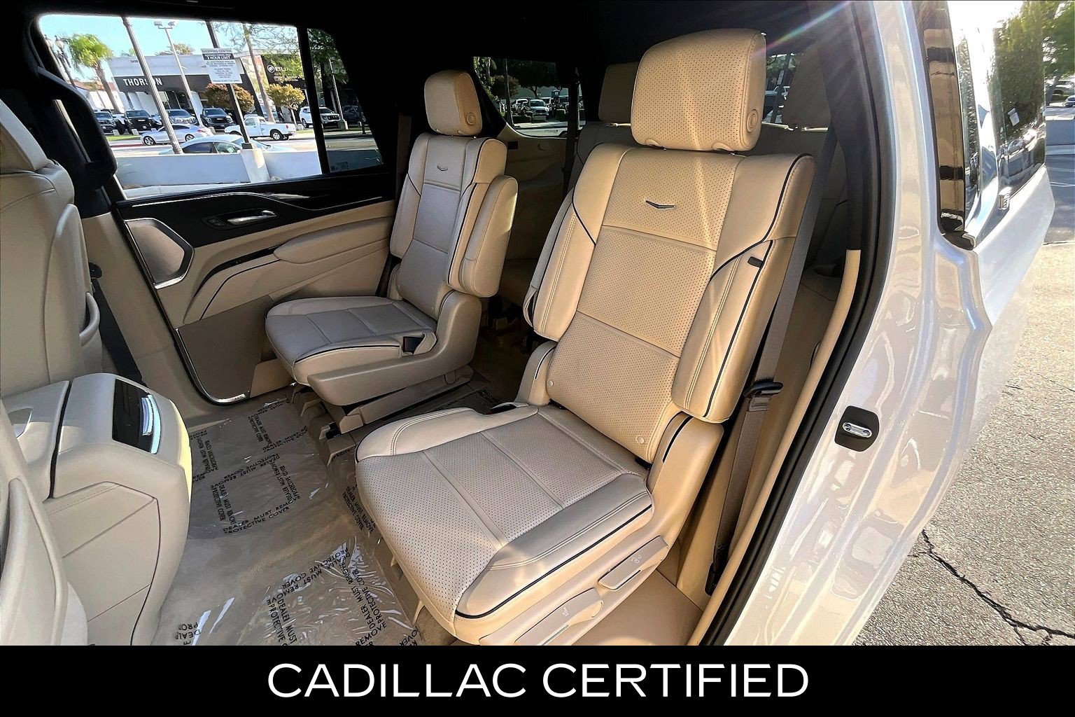 Used 2023 Cadillac Escalade Premium Luxury w/ Performance Package AWD/4WD image 14
