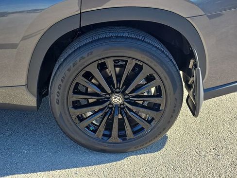 Used 2024 Toyota Highlander XSE image 35