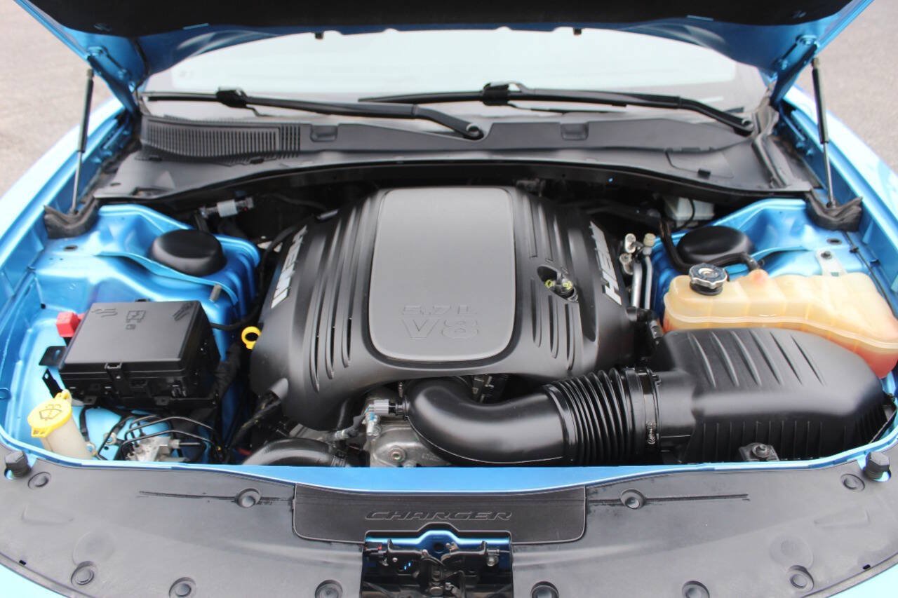 Used 2016 Dodge Charger R/T RWD image 8
