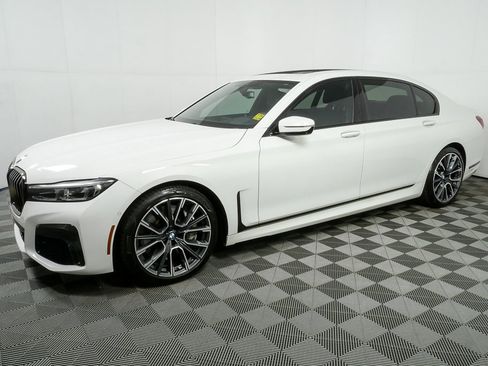 Used 2022 BMW 750i xDrive 750i xDrive w/ Luxury Rear Seating Package image 25