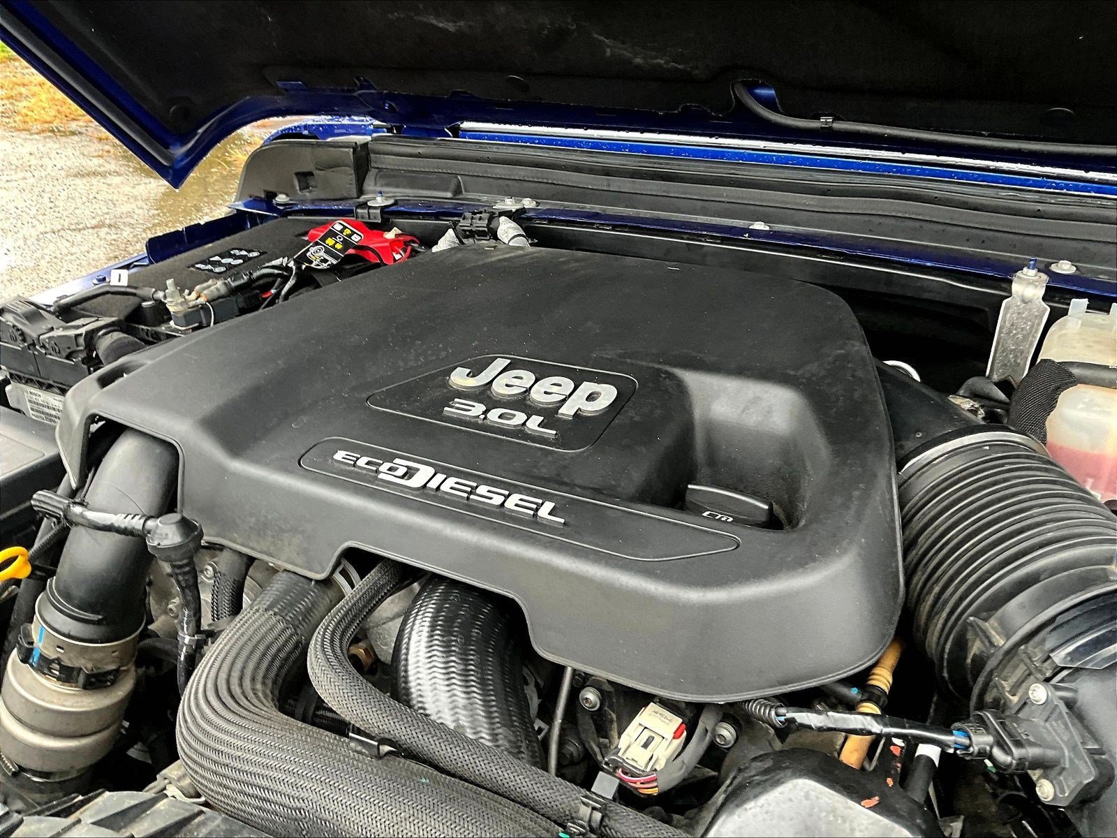 Used 2020 Jeep Wrangler Unlimited Sahara AWD/4WD image 31