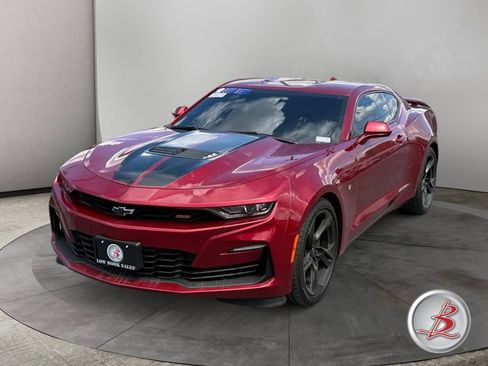 Used 2021 Chevrolet Camaro SS RWD image 3