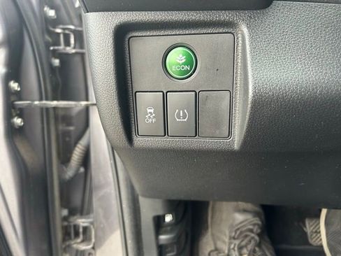 Used 2018 Honda HR-V LX image 17