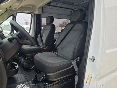 Used 2025 RAM ProMaster 2500 w/ Convenience Group image 28
