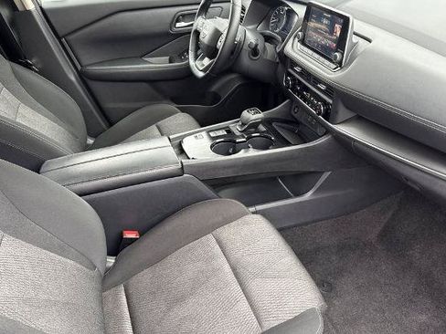 Used 2025 Nissan Rogue SV FWD image 23