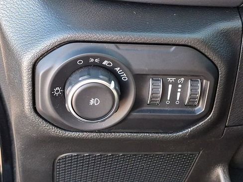 Used 2021 Jeep Wrangler Unlimited Sport image 32