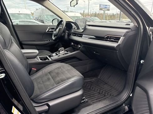 Used 2024 Mitsubishi Outlander SE image 13