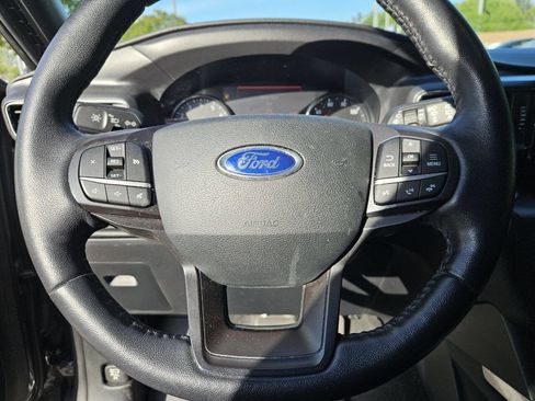Used 2020 Ford Explorer XLT w/ Equipment Group 202A AWD/4WD image 26