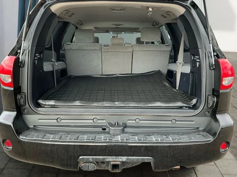 Used 2016 Toyota Sequoia SR5 image 18