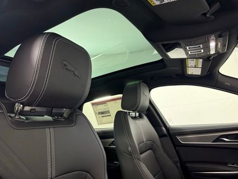 Certified 2025 Jaguar F-PACE R-Dynamic S image 37