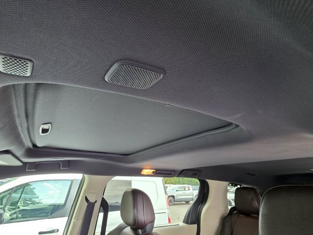 Used 2024 Toyota Sienna Platinum AWD/4WD image 8