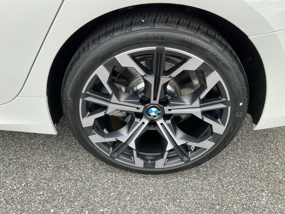 Used 2026 BMW 330i Sedan w/ Convenience Package RWD image 22