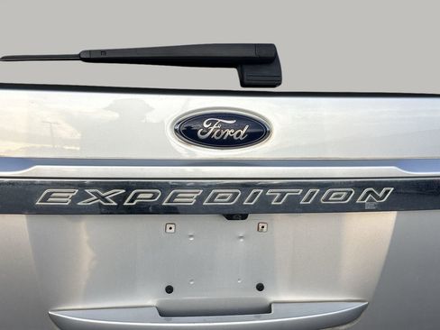 Used 2017 Ford Expedition XL w/ Equipment Group 101A image 8