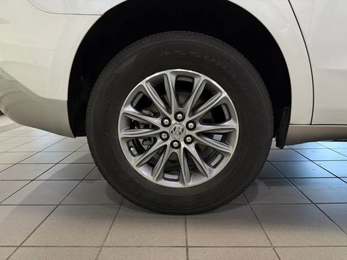 Used 2023 Buick Enclave Essence FWD image 9