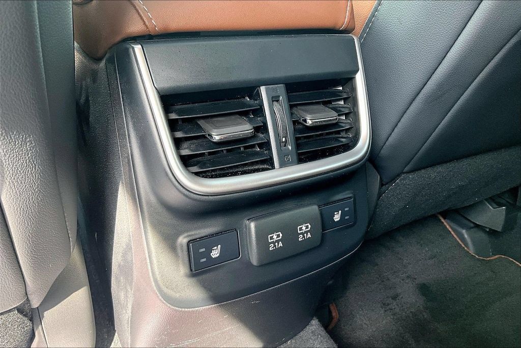 Used 2021 Subaru Outback Touring AWD/4WD image 11