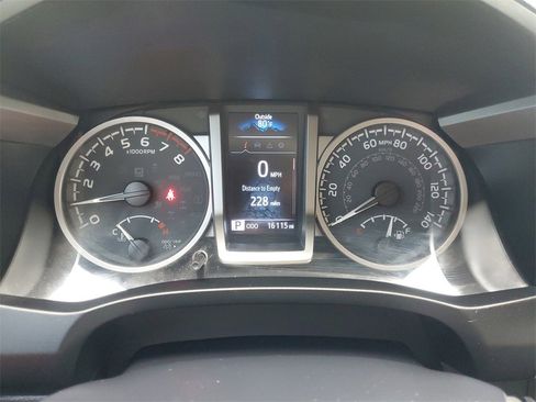 Certified 2022 Toyota Tacoma SR5 image 21