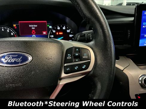 Used 2023 Ford Explorer XLT AWD/4WD image 12