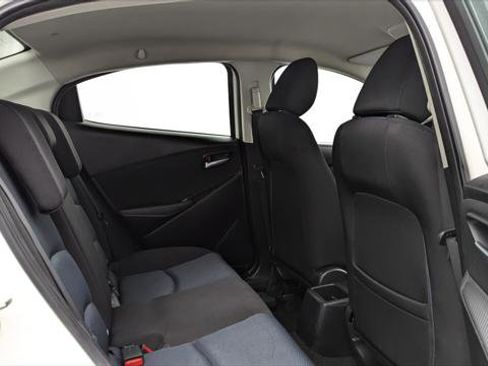 Used 2018 Toyota Yaris iA image 17