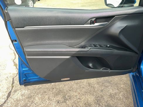 Used 2020 Toyota Camry XSE image 15