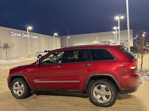 Used 2011 Jeep Grand Cherokee Limited w/ Luxury Group II image 8