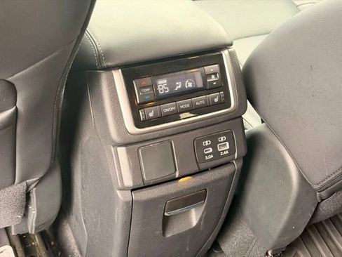 Used 2024 Subaru Ascent Limited AWD/4WD image 15