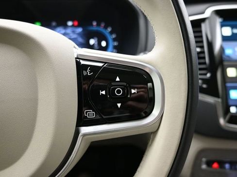 Used 2023 Volvo XC90 B6 Ultimate w/ Lounge Package image 25