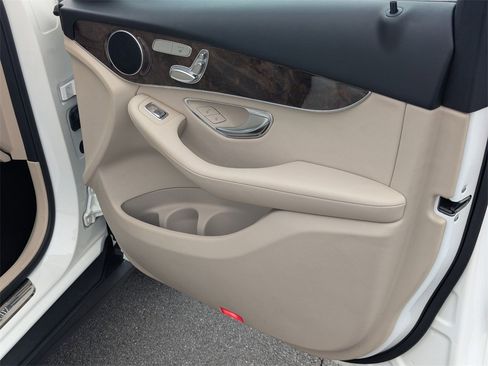Used 2018 Mercedes-Benz GLC 300 image 13