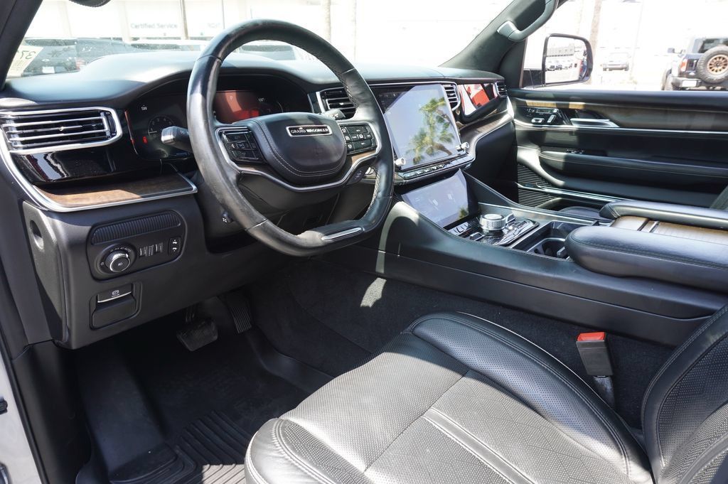 Used 2022 Jeep Grand Wagoneer Series II w/ Convenience Group III AWD/4WD image 17