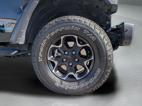Used 2021 Jeep Wrangler Unlimited Rubicon 4xe w/ Dual Top Group AWD/4WD image 32