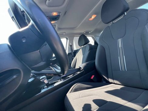 Certified 2025 Hyundai Elantra SEL FWD image 14