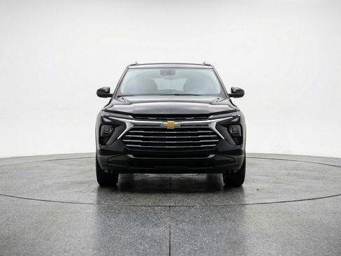 Used 2025 Chevrolet TrailBlazer LT w/ Driver Confidence Package AWD/4WD image 2