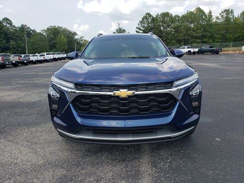 Used 2024 Chevrolet Trax LT w/ Driver Confidence Package FWD image 7