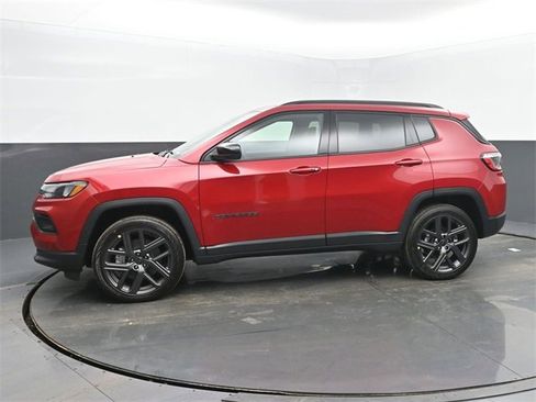 New 2026 Jeep Compass Latitude image 2