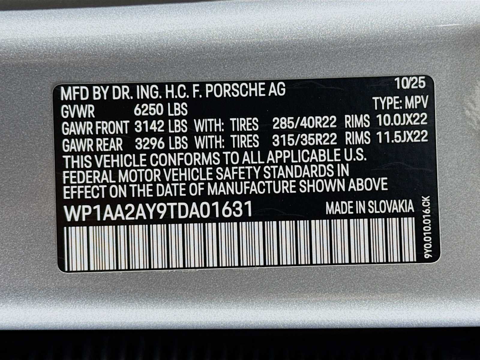 Used 2026 Porsche Cayenne AWD/4WD image 33