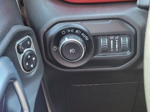 Used 2019 Jeep Wrangler Unlimited Rubicon AWD/4WD image 11