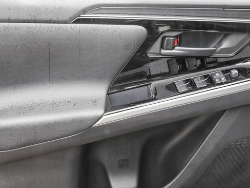 Used 2023 Toyota bZ4X XLE image 20