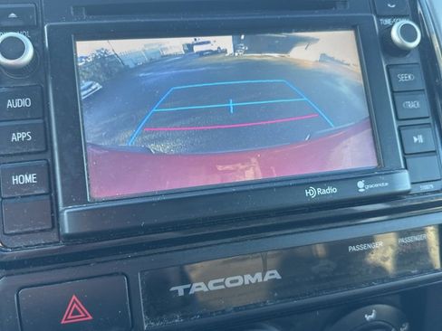 Used 2015 Toyota Tacoma PreRunner image 10