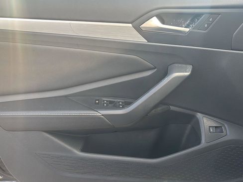 Used 2025 Volkswagen Jetta Sport FWD image 4