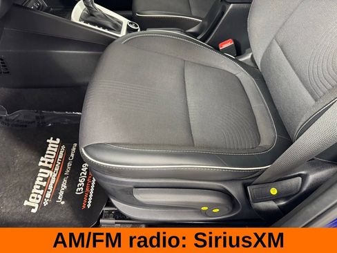 Used 2024 Hyundai Venue Limited image 12