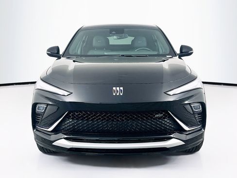 Used 2025 Buick Envista Sport Touring image 2