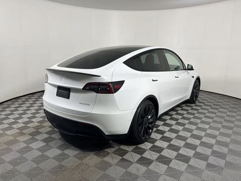 Used 2022 Tesla Model Y Performance AWD/4WD image 5