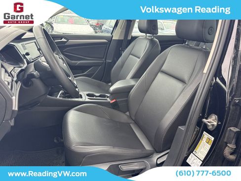 Used 2020 Volkswagen Jetta SE w/ SE Cold Weather Package FWD image 13