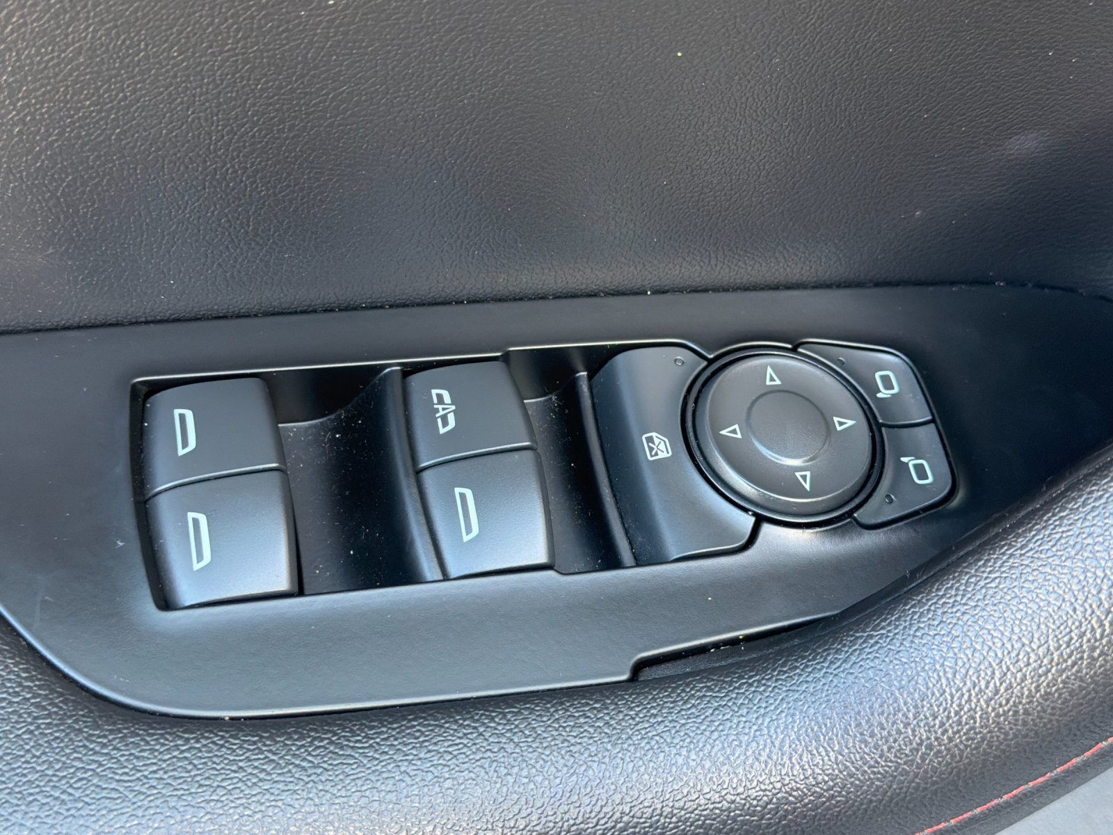 Used 2025 Chevrolet Blazer RS AWD/4WD image 12