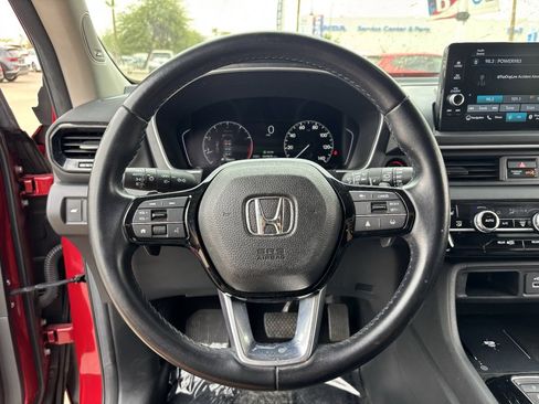 Certified 2025 Honda Pilot Touring image 27