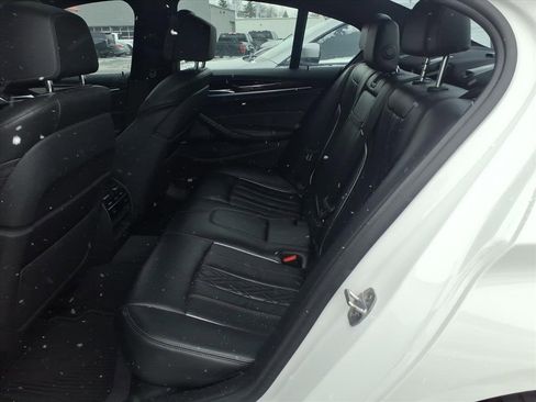Used 2018 BMW M550i xDrive image 9